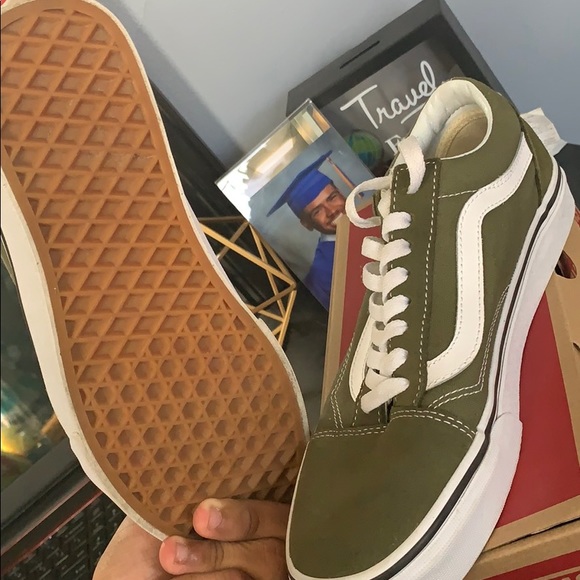 Vans - Picture 3 of 3